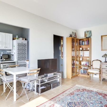 Charming Apartment With Terrace By Weekome Párizs Kültér fotó