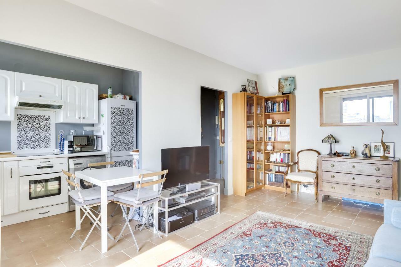 Charming Apartment With Terrace By Weekome Párizs Kültér fotó