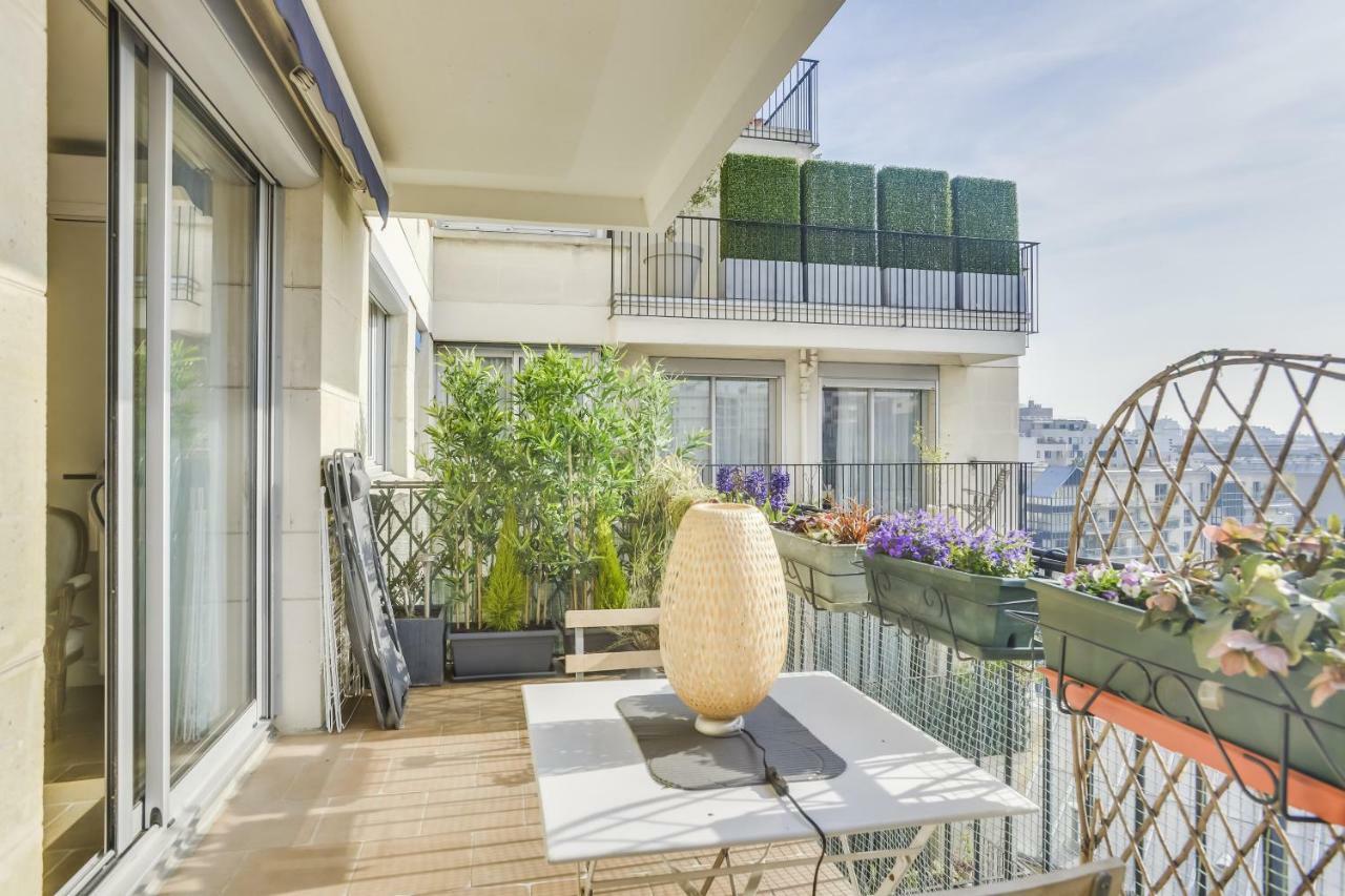 Charming Apartment With Terrace By Weekome Párizs Kültér fotó