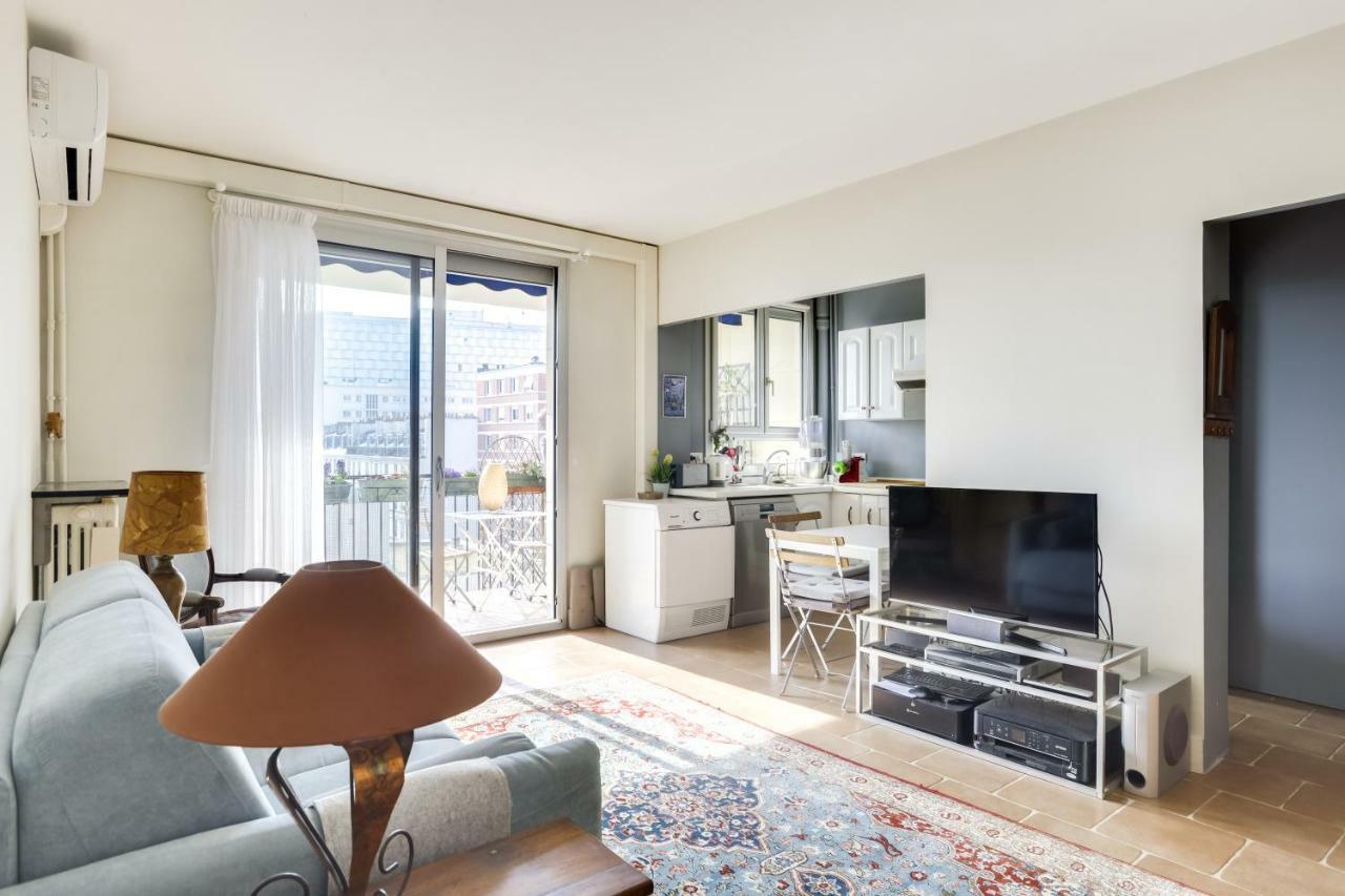 Charming Apartment With Terrace By Weekome Párizs Kültér fotó