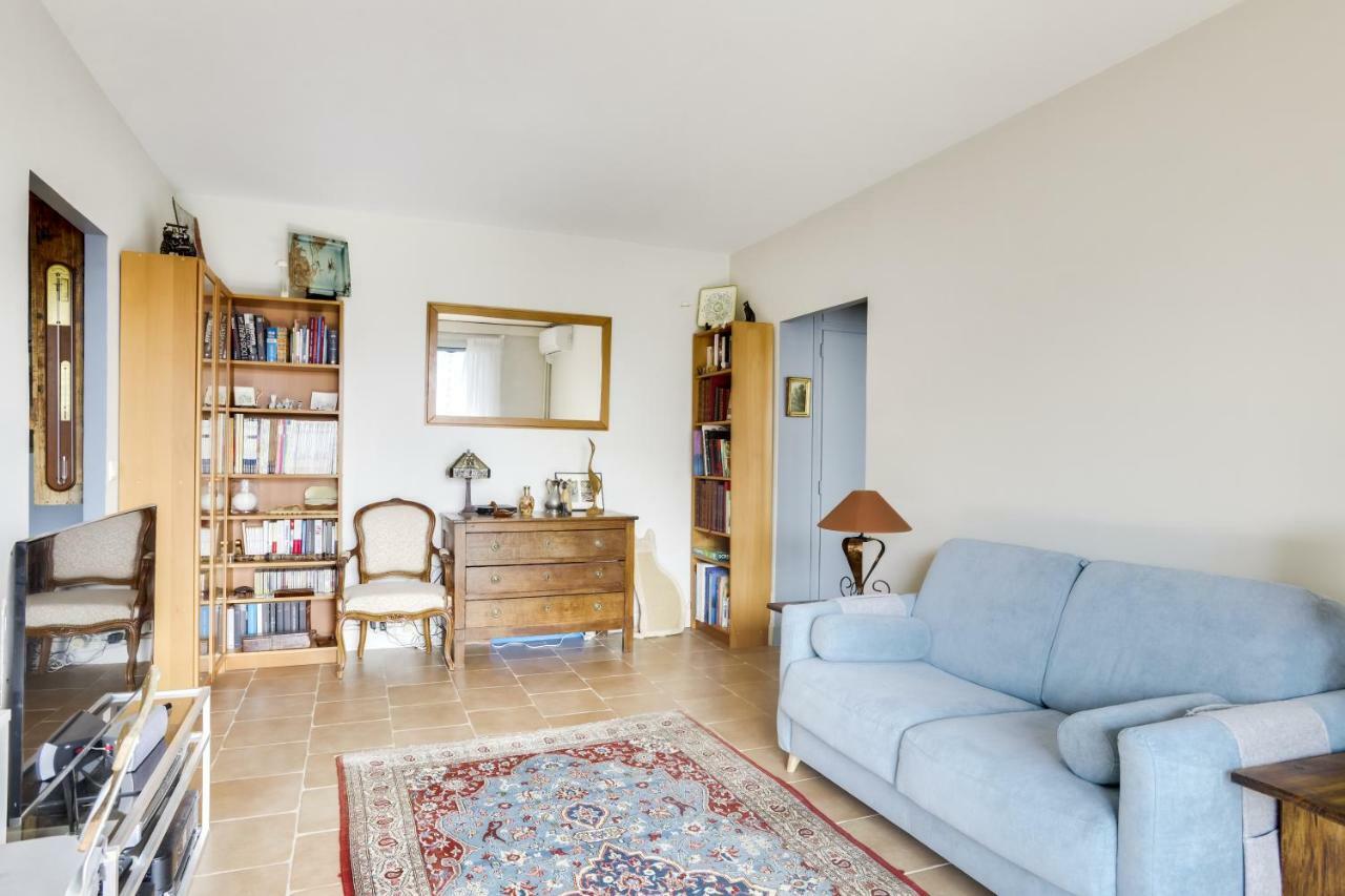 Charming Apartment With Terrace By Weekome Párizs Kültér fotó